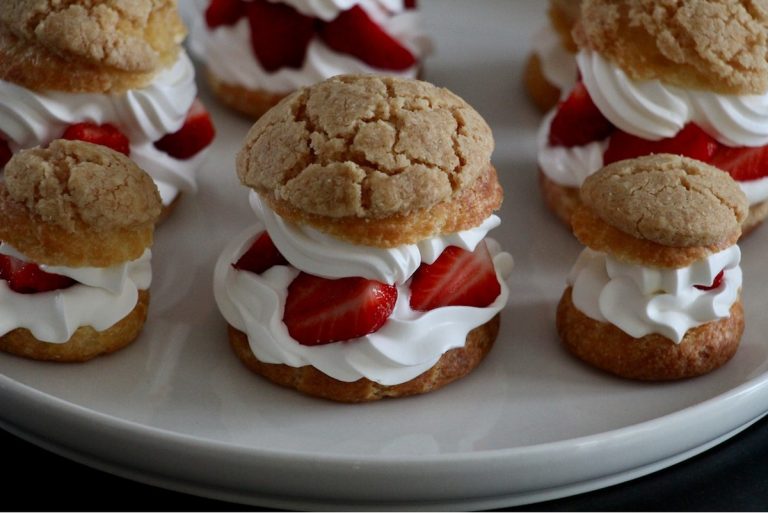 Les Choux à la Chantilly et aux Fraises