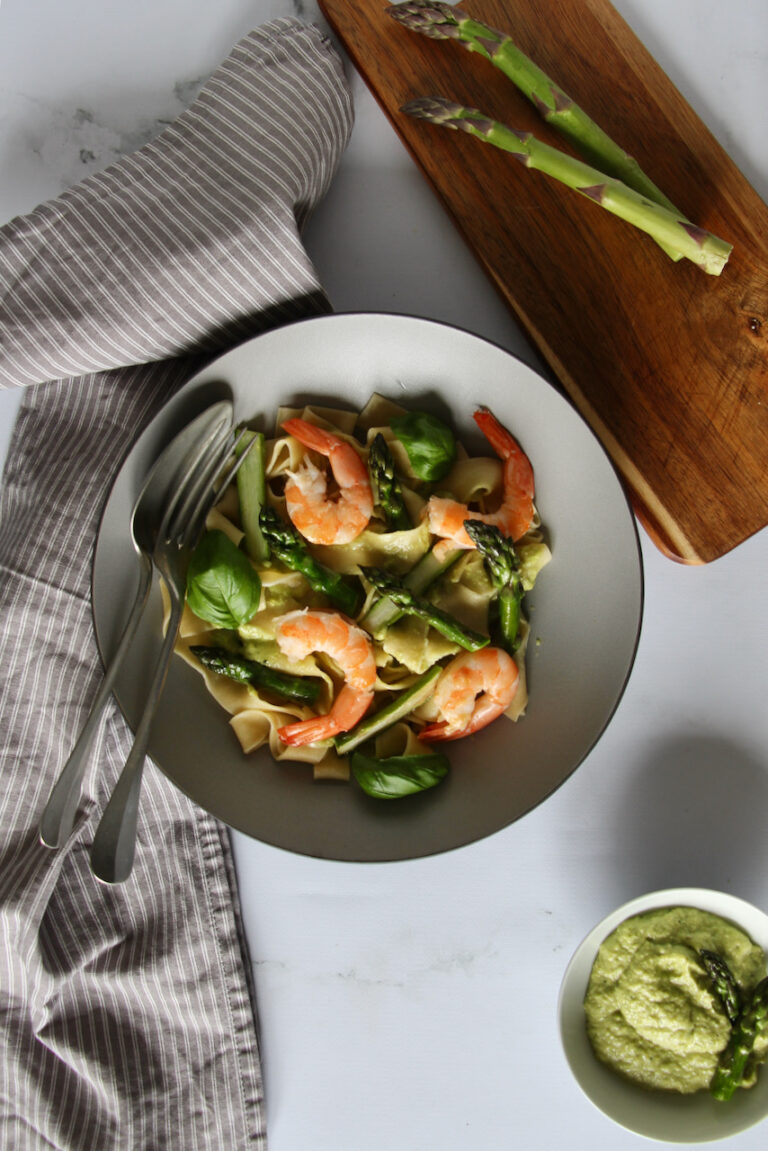 Pâtes au Pesto d’Asperges vertes et Crevettes Casserole & Chocolat