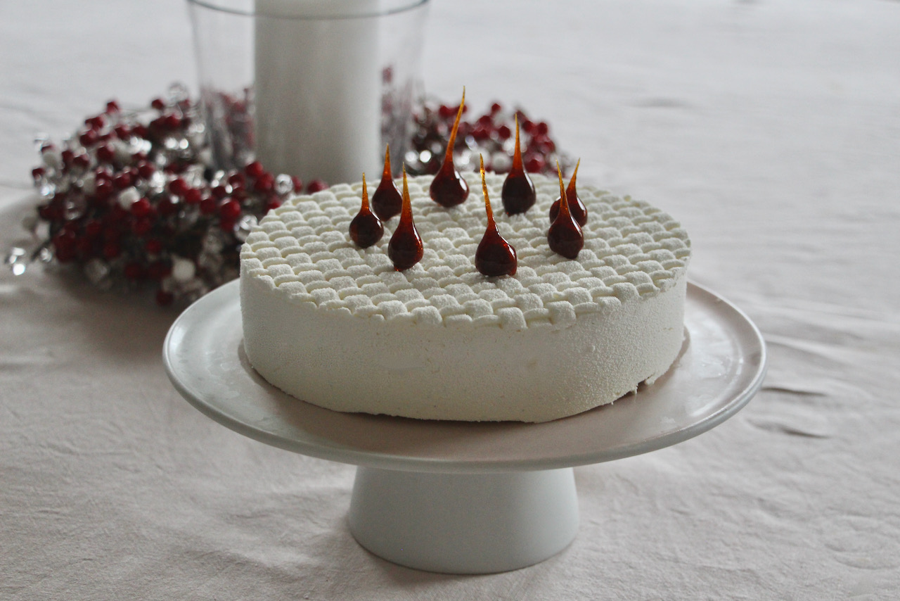 Entremet Vanille, Noisette et Caramel – Casserole & Chocolat