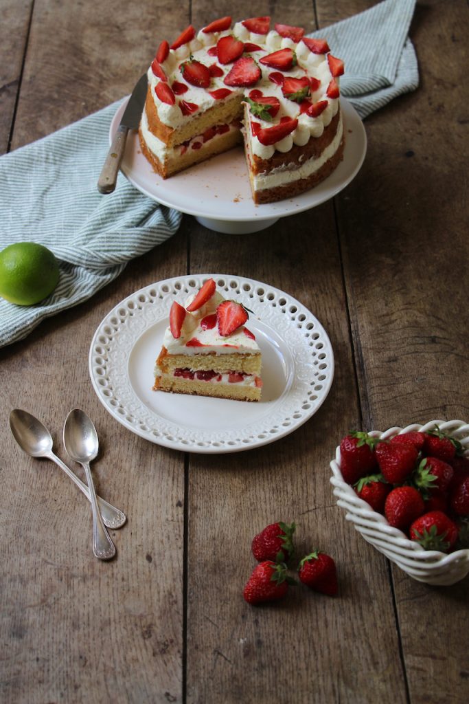 Sponge Cake à la Fraise (Gâteau Eponge) – Casserole & Chocolat