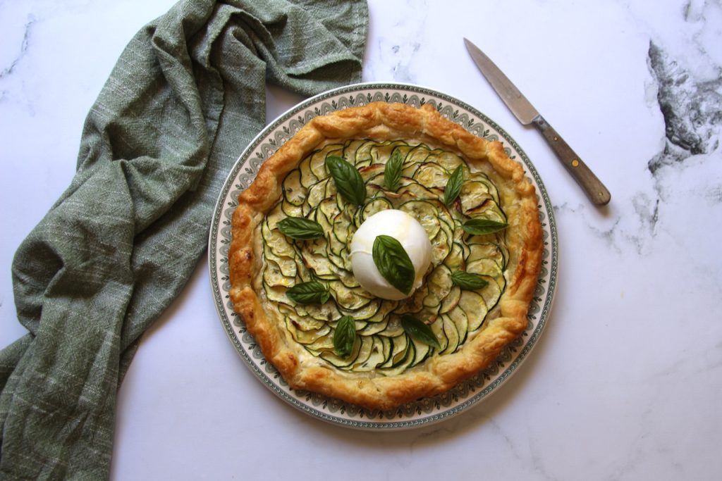 Tarte fine Courgette, Thym, Basilic et Burrata Casserole & Chocolat
