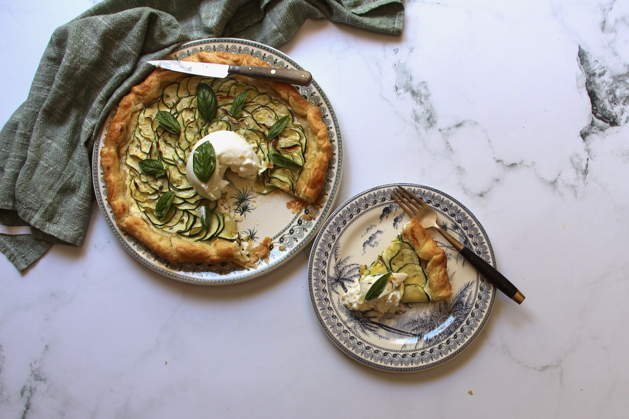 Tarte fine Courgette, Thym, Basilic et Burrata Casserole & Chocolat