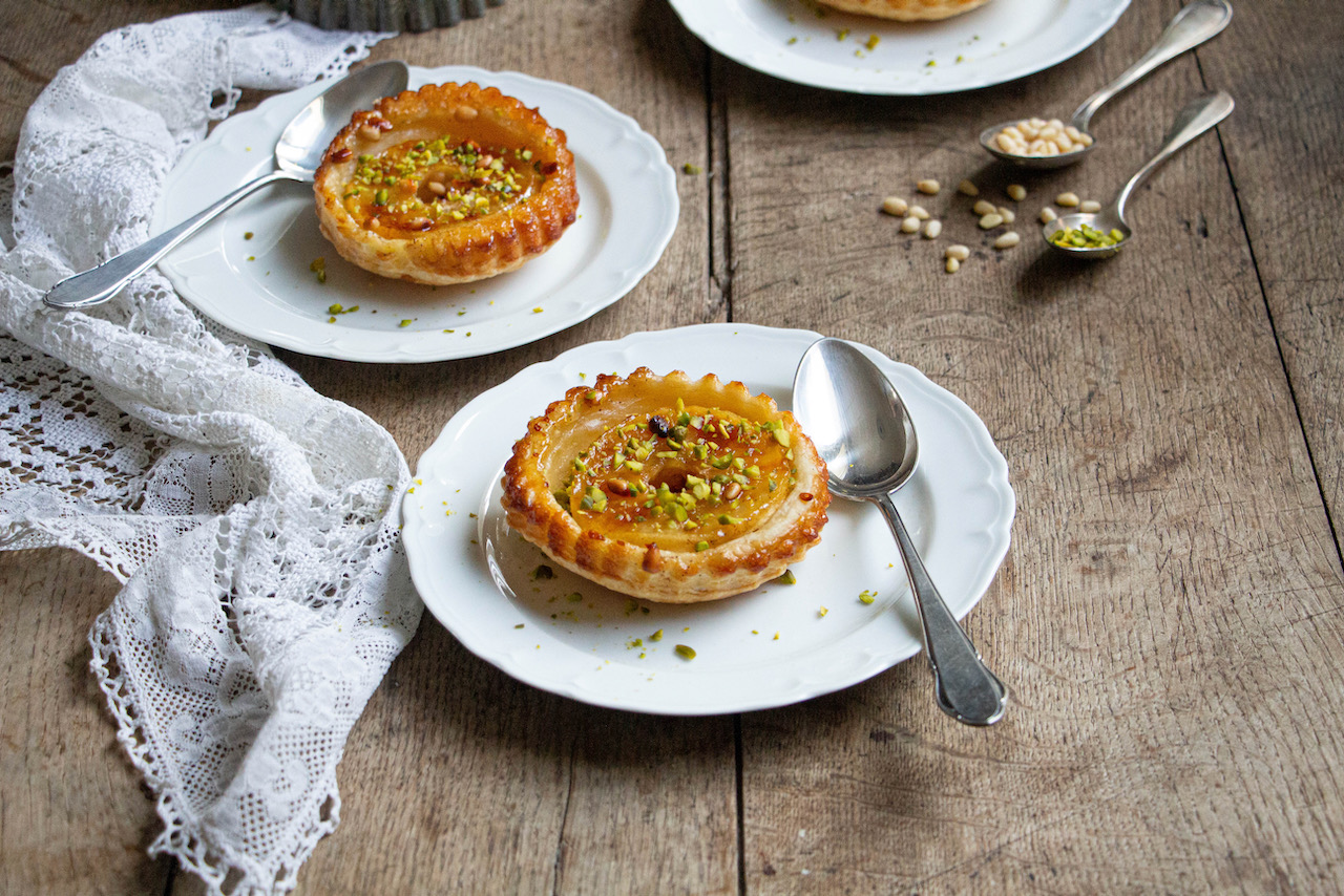 Mini-tourte à la viande avec maïs et pistaches