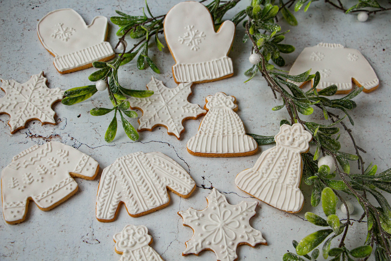 Sablés de Noël Décorés de Glaçage Royal - Recette Facile