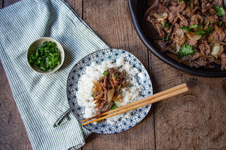 Boeuf sauté aux Oignons chinois