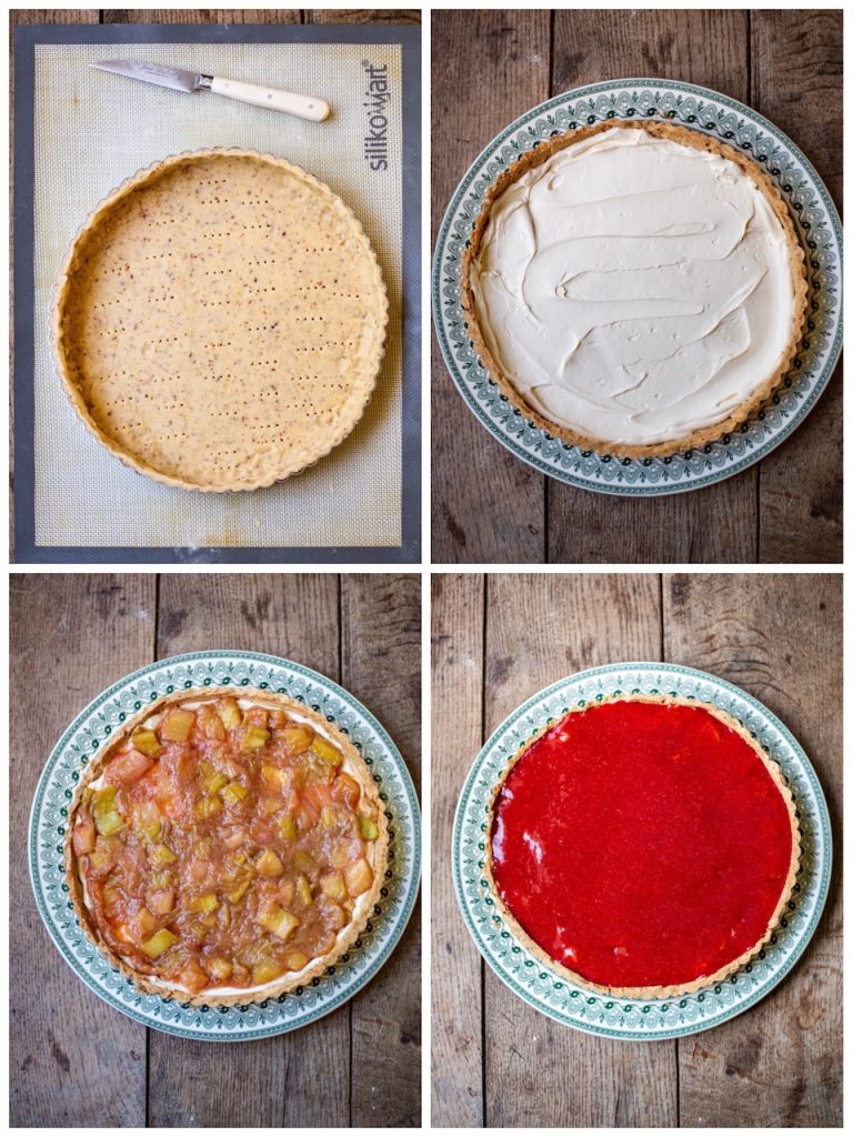Tarte rhubarbe fraise recouverte d'une couche lisse de coulis rouge brillant
