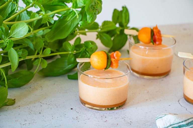 Verrines de soupe de melon et Pineau des Charentes : l&rsquo;apéritif d&rsquo;été qui fait toujours son effet