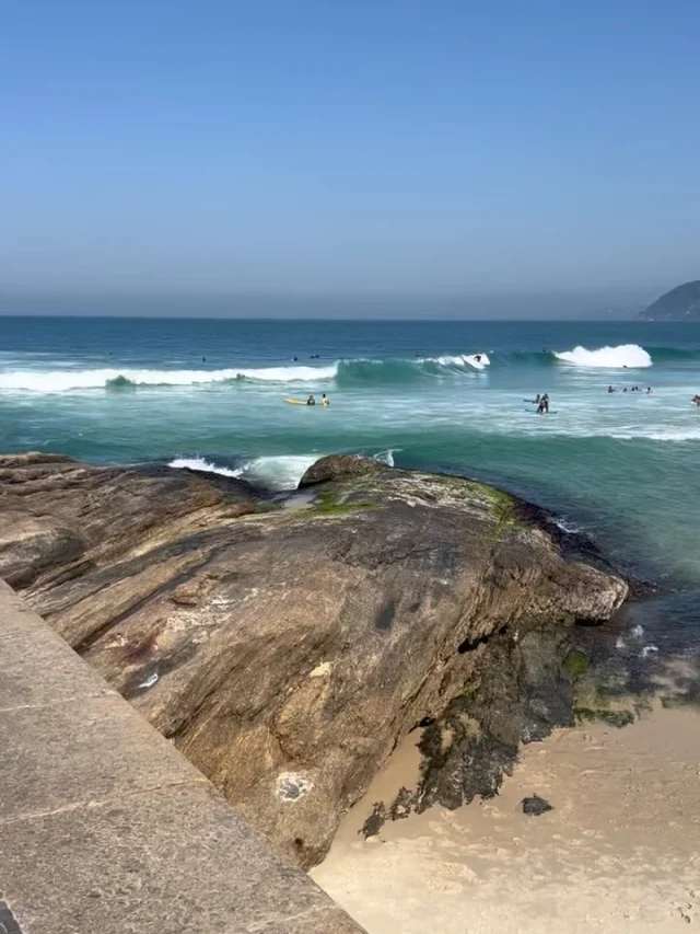 🇫🇷 Mon voyage au Brésil 🇧🇷 
Deuxième partie !
Un rêve de gosse qui se réalise pour moi. Rio et Iguaçu, mes coups de coeur absolus !!
Je t’emmène dans mon road trip !
 
1 - 7 Rio de Janeiro
8 - 12 Ilha Grande
13 - 14 Paraty 
15-20 les Chutes d’Iguaçu 

🇺🇸 My trip to Brazil 🇧🇷 
Part two
Rio and Iguacu falls will remain in my heart forever !

•
#casseroleetchocolat #bresil #brésil #brazil #brasil #rio #corcovado #riodejaneiro #copacabana #ipanema #slowtravel #vacances #voyage #ameriquedusud #cataratasdoiguaçu #iguazu #paraty #ilhagrande #moqueca